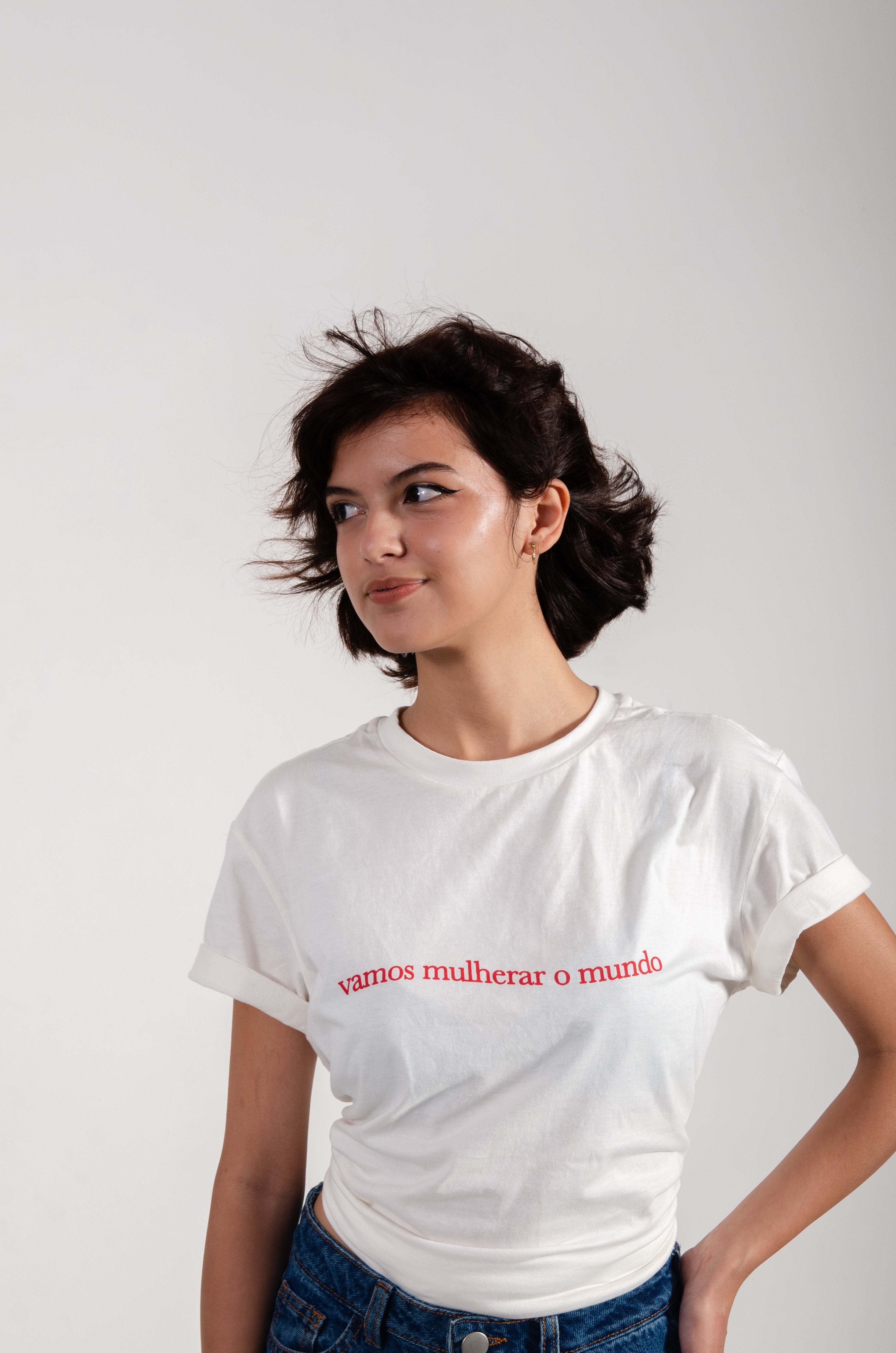 Camiseta Vamos Mulherar o Mundo - Off White