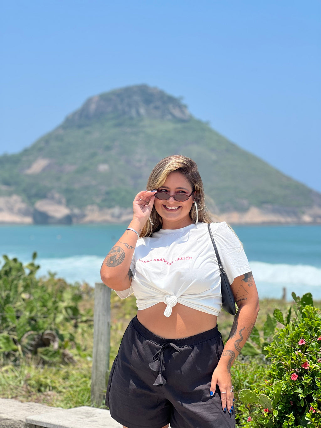 Camiseta Vamos Mulherar o Mundo - Off White