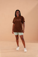 Camiseta Vamos Mulherar o Mundo - Over Marrom