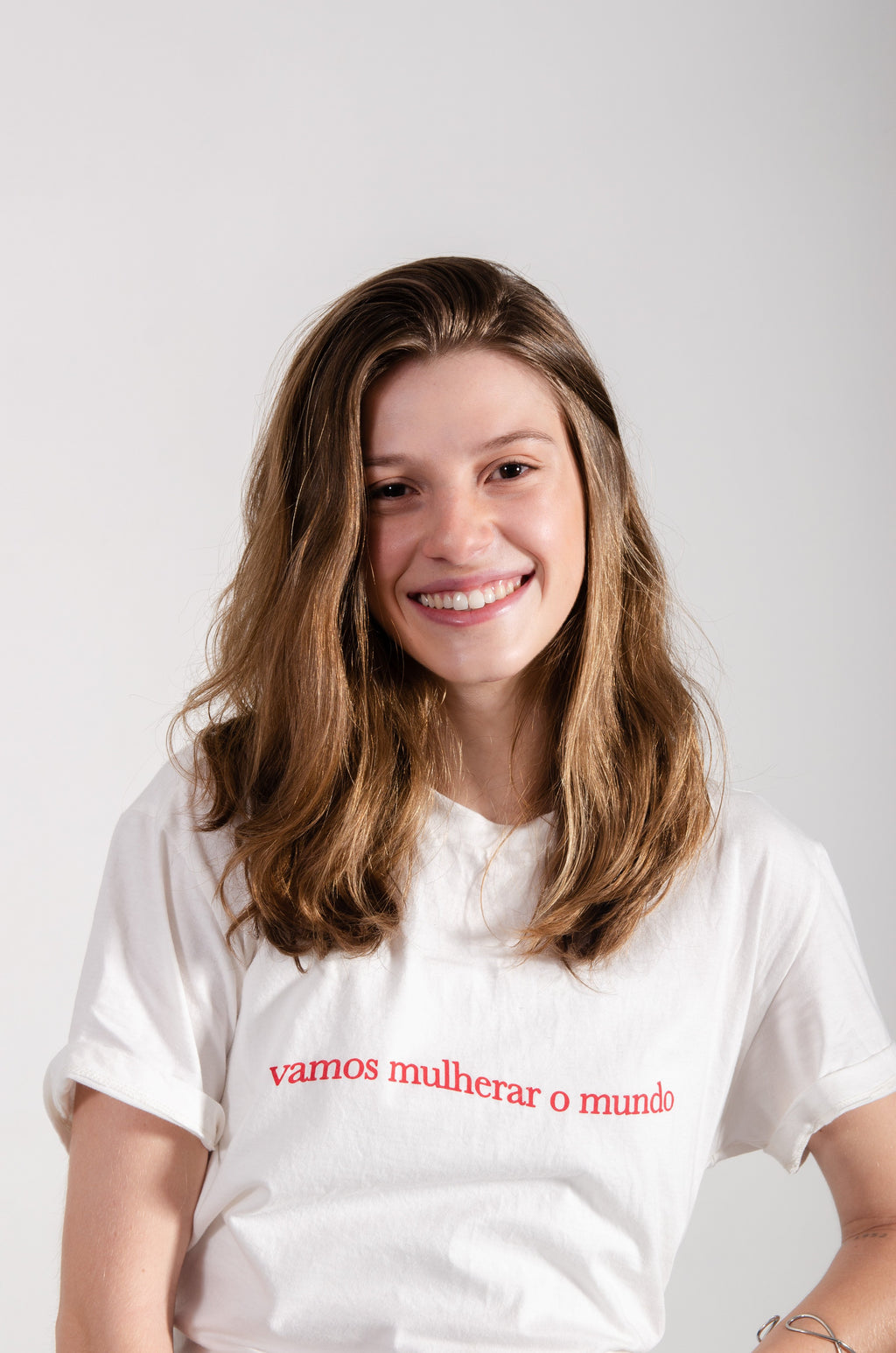 Camiseta Vamos Mulherar o Mundo - Off White