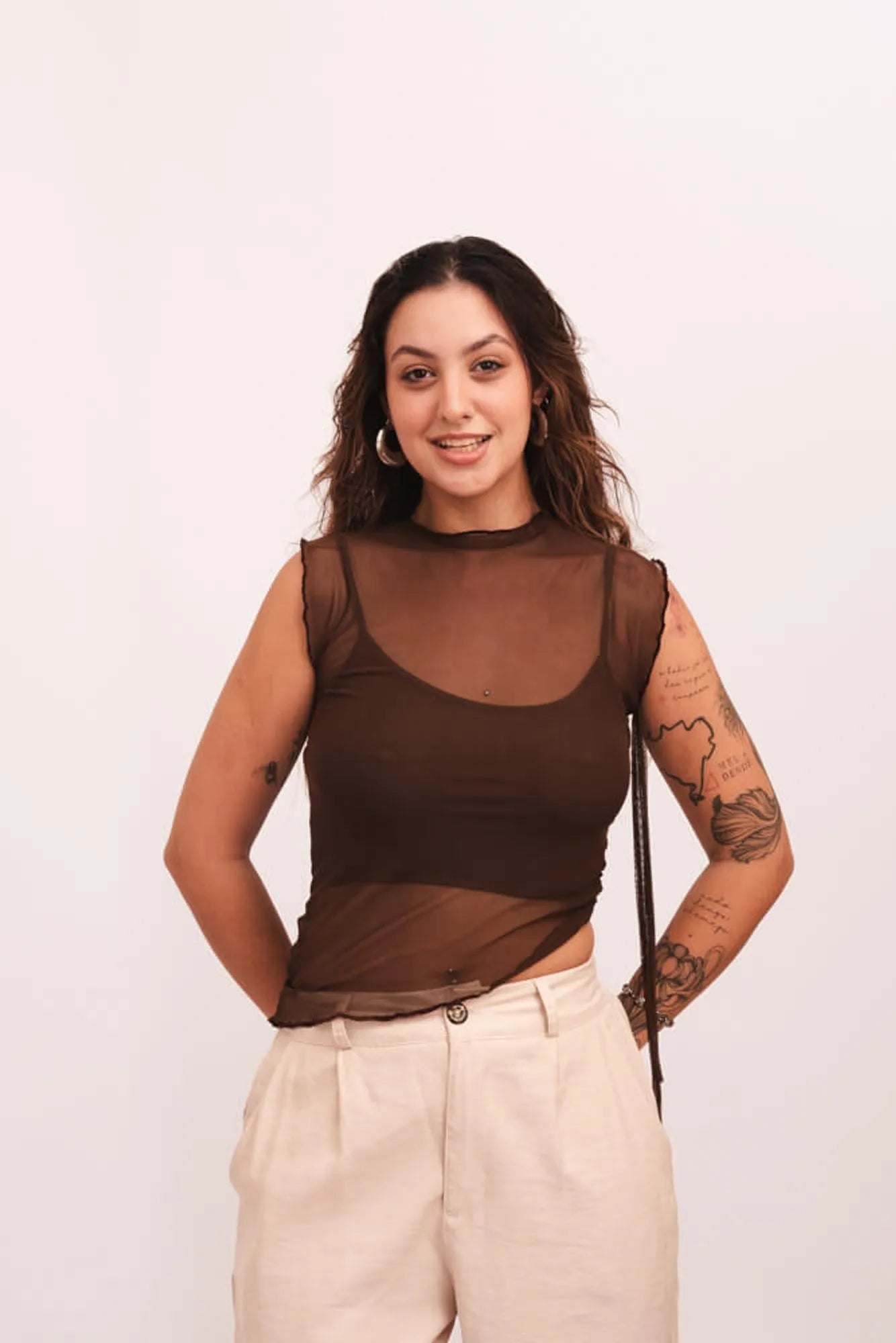Blusa Tule Assimétrica - Marrom