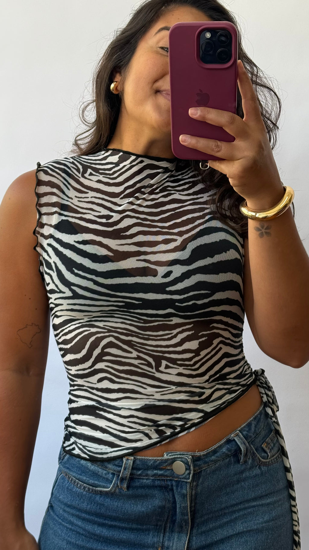 BRINDE - Blusa Tule Assimétrica