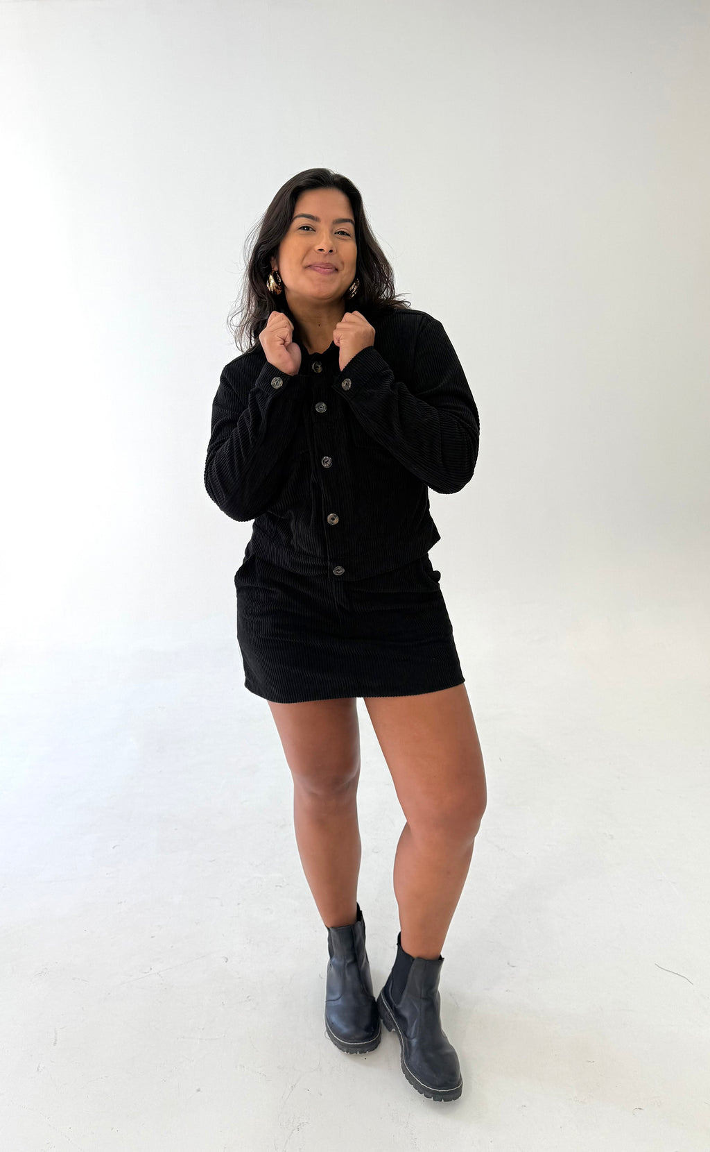Conjunto Saia + Jaqueta de Cotelê - Preto