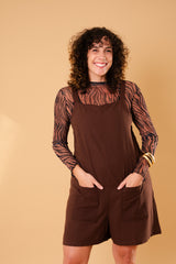 Kit Macaquinho Marrom + Blusa Zebrada Marrom
